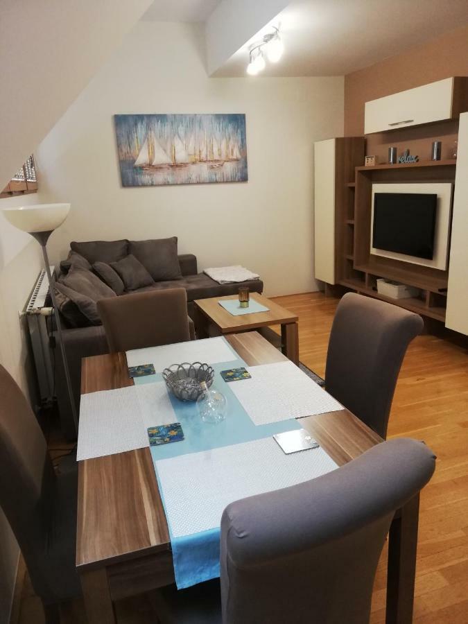 Apartman Florijan Apartment วาราชดีน ภายนอก รูปภาพ