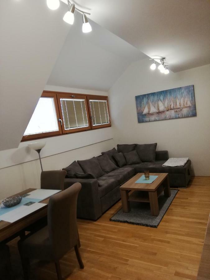 Apartman Florijan Apartment วาราชดีน ภายนอก รูปภาพ