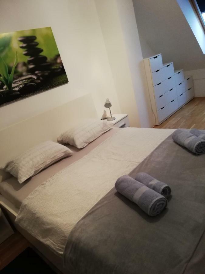 Apartman Florijan Apartment วาราชดีน ภายนอก รูปภาพ